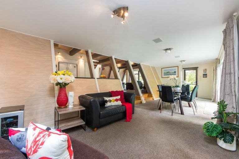 Photo of property in 75 Park Hill Road, Birkenhead, Auckland, 0626