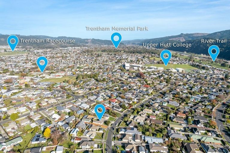 Photo of property in 19 Sheridan Crescent, Trentham, Upper Hutt, 5018