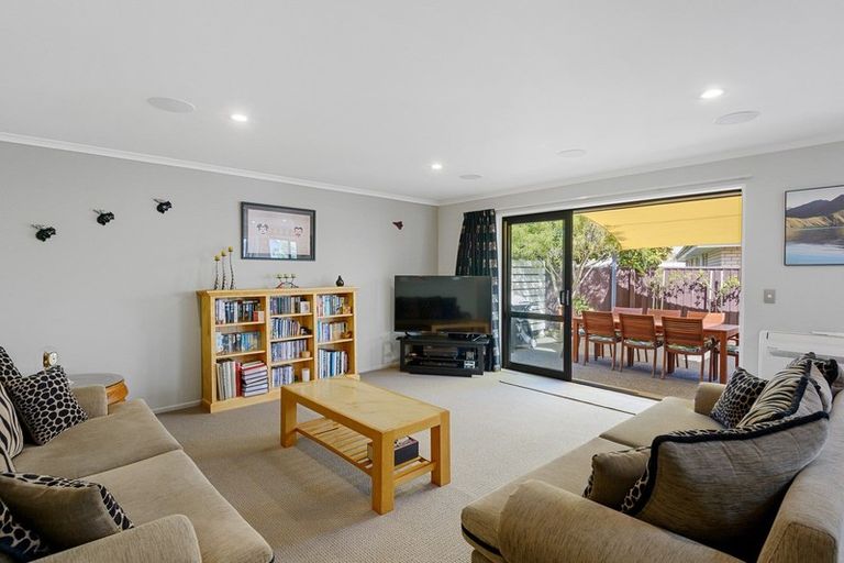 Photo of property in 15 Six Silvers Avenue, Halswell, Christchurch, 8025