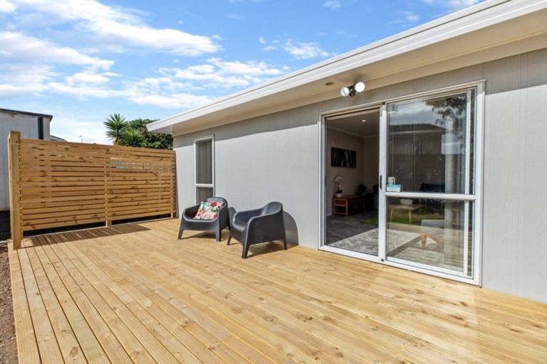 Photo of property in 2/25 Silver Creek Road, Weymouth, Auckland, 2103