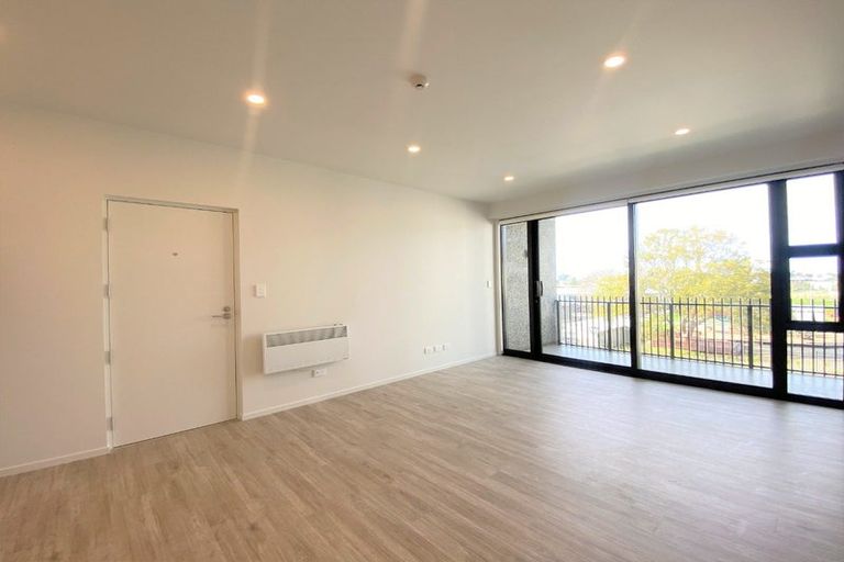 Photo of property in 204/165 Lake Road, Northcote, Auckland, 0627