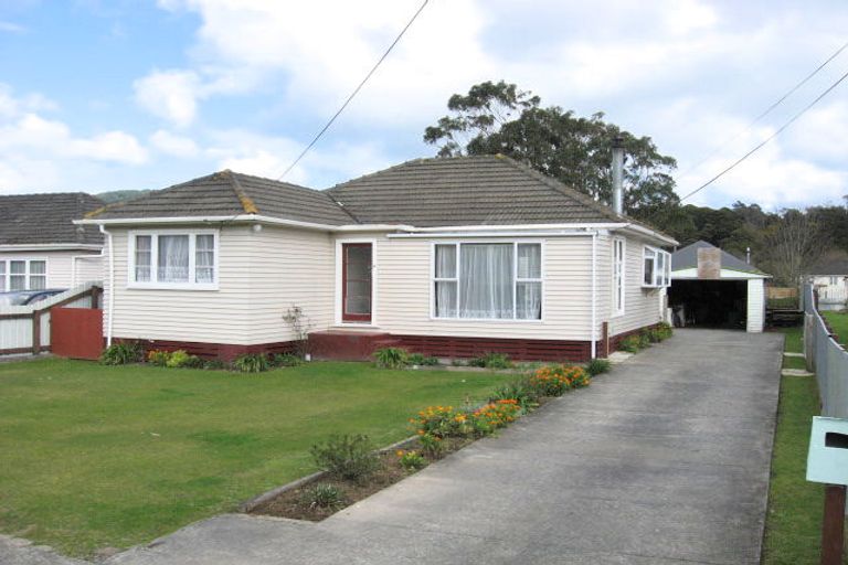 Photo of property in 55 Wellington Road, Wainuiomata, Lower Hutt, 5014