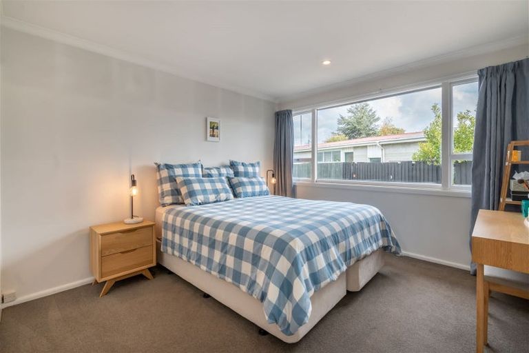 Photo of property in 35 Prestons Road, Redwood, Christchurch, 8051