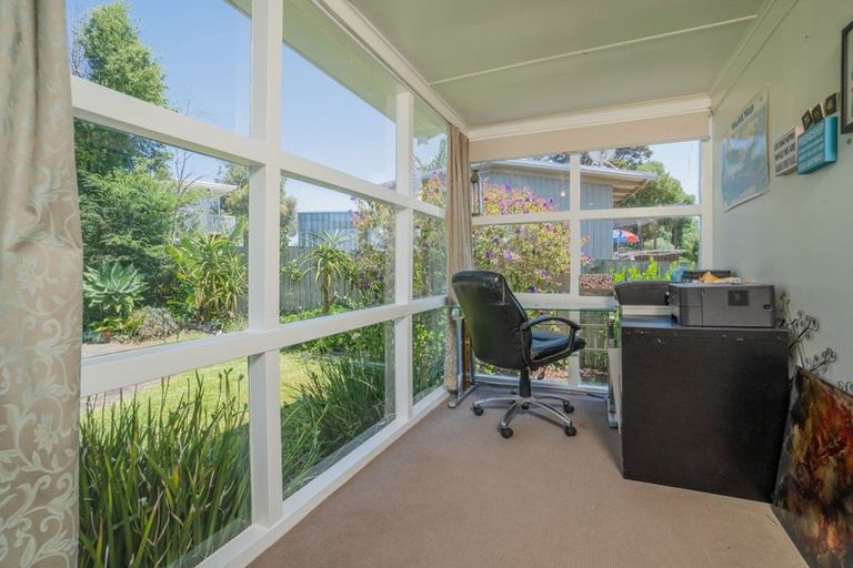 Photo of property in 1/237 Hepburn Road, Glendene, Auckland, 0602