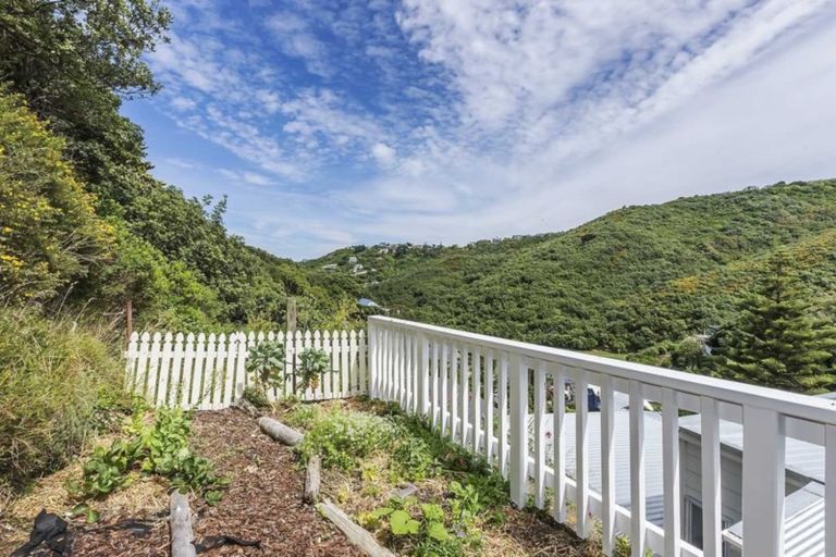 Photo of property in 2/59 Hungerford Road, Houghton Bay, Wellington, 6023