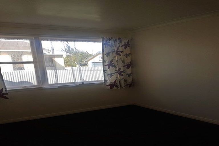 Photo of property in 38 Rewa Street, Takaro, Palmerston North, 4412