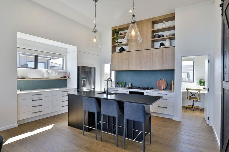 Photo of property in 25 Michael Bosher Way, Flat Bush, Auckland, 2019