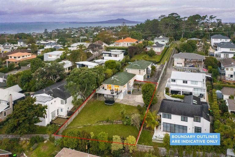Photo of property in 2/101 Kowhai Road, Mairangi Bay, Auckland, 0630