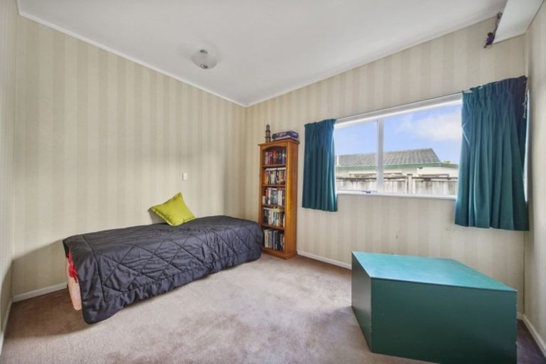 Photo of property in 8 Evanda Crescent, Conifer Grove, Takanini, 2112