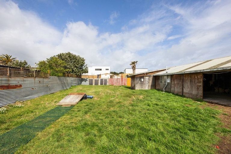 Photo of property in 6a Holben Parade, Foxton Beach, Foxton, 4815