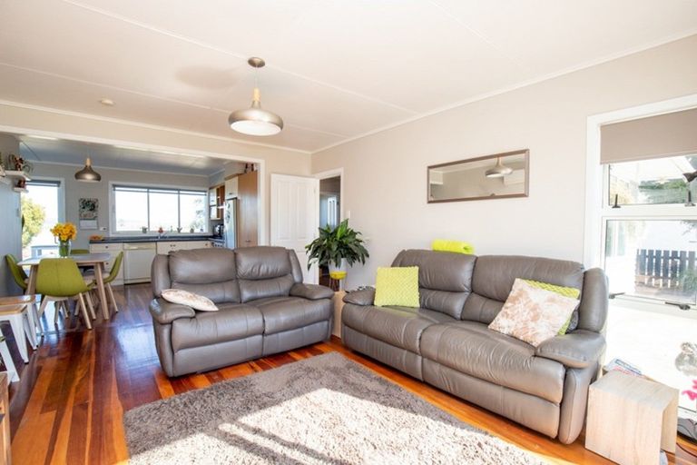 Photo of property in 67 Pipiroa Road, Ngatea, 3503