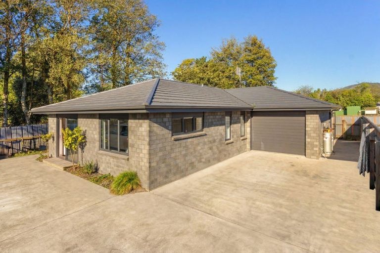 Photo of property in 25d Stout Street, Shannon, 4821