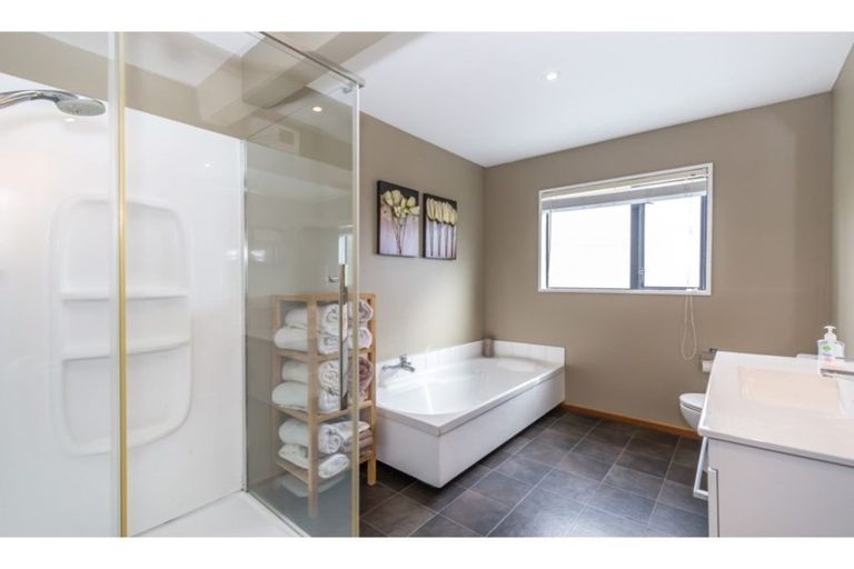 Photo of property in 2/8 Herbs Place, Cashmere, Christchurch, 8022