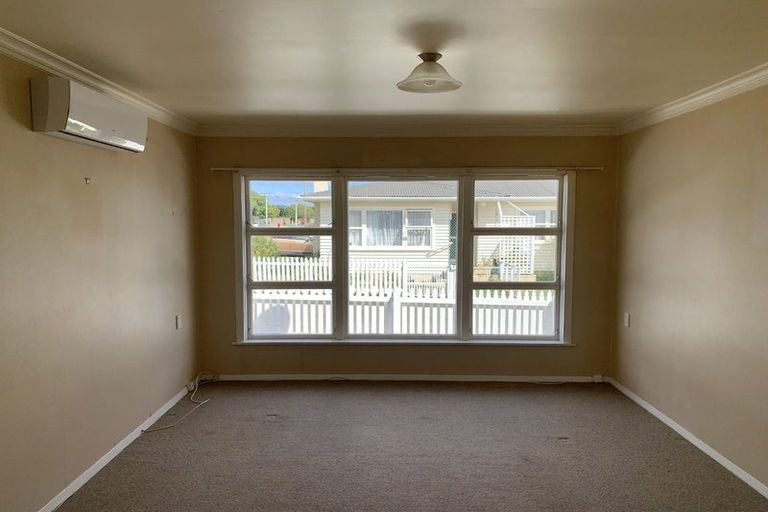 Photo of property in 10 Eton Place, Levin, 5510