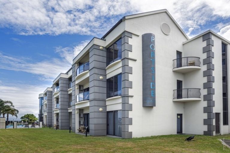 Photo of property in 205/2 Reads Quay, Gisborne, 4010