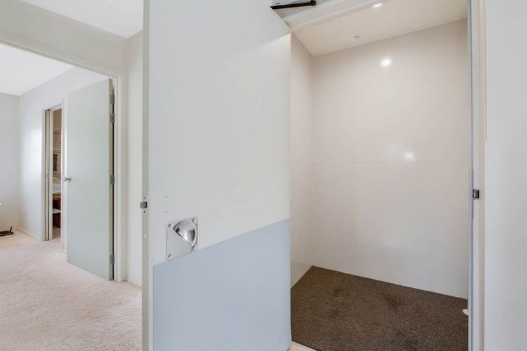 Photo of property in 24 Parkwood Crescent, Gulf Harbour, Whangaparaoa, 0930