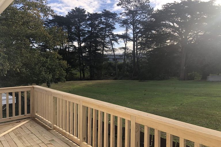 Photo of property in 2/25 Edgware Road, West Harbour, Auckland, 0618