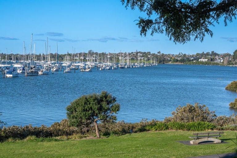 Photo of property in 12 Dayspring Way, Pakuranga, Auckland, 2010