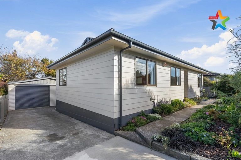 Photo of property in 3 Waipounamu Drive, Kelson, Lower Hutt, 5010