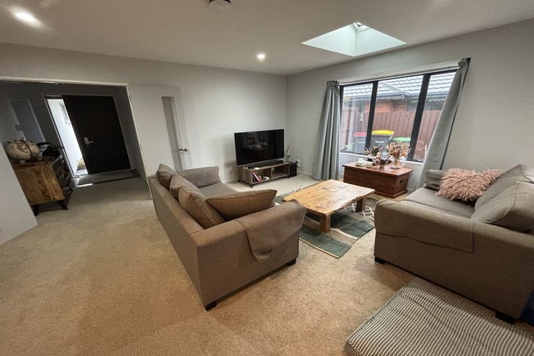 Photo of property in 10 Puhara Avenue, Parklands, Christchurch, 8083