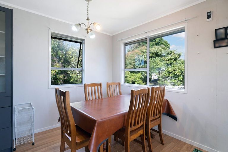 Photo of property in 381 Triangle Road, Henderson, Auckland, 0610