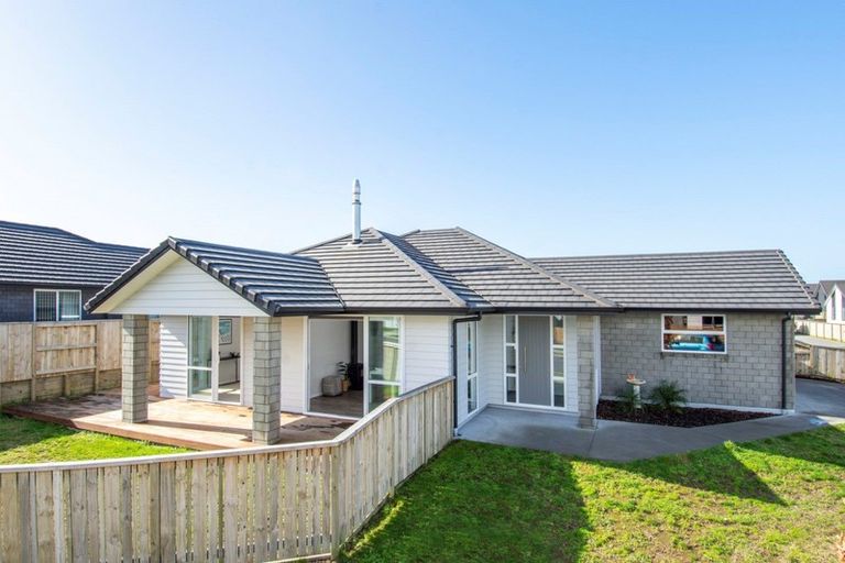 Photo of property in 1 Saddlers Way, Papamoa, 3118