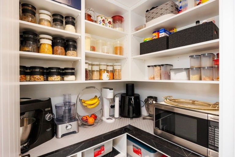 Photo of property in 9 Ivy Lane, Kelvin Grove, Palmerston North, 4414