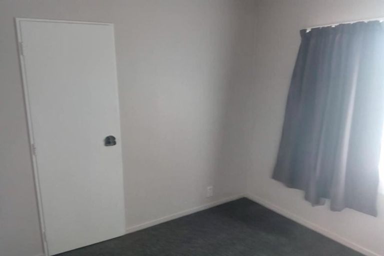 Photo of property in 2/388a West Coast Road, Glen Eden, Auckland, 0602