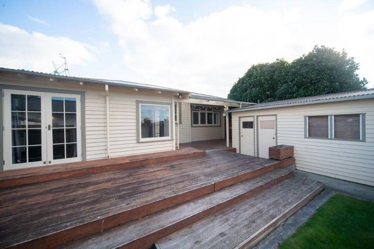 Photo of property in 19 Alan Street, Palmerston North, 4414