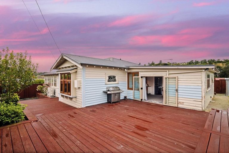 Photo of property in 1 Marshall Street, Bradford, Dunedin, 9011
