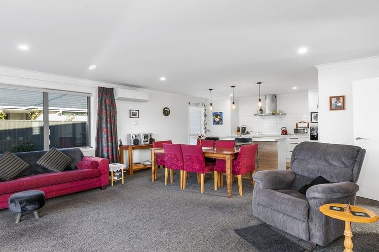 Photo of property in 33 Silver Springs Boulevard, Mosgiel, 9024