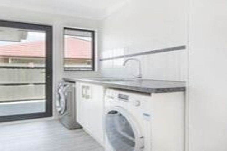 Photo of property in 1 Teal Close, Woolston, Christchurch, 8023