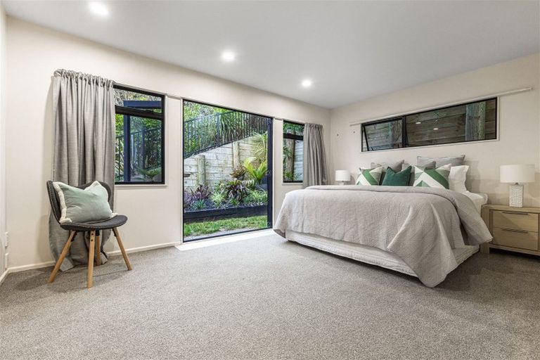 Photo of property in 26 Marellen Drive, Red Beach, 0932