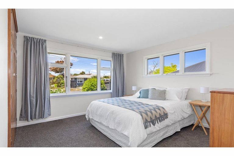 Photo of property in 15 Torquay Place, Bryndwr, Christchurch, 8053