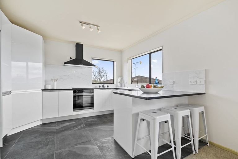 Photo of property in 14b Waimumu Road, Massey, Auckland, 0614