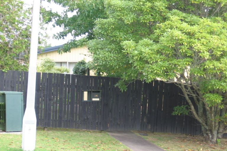 Photo of property in 14 Glenwood Avenue, Birkenhead, Auckland, 0626