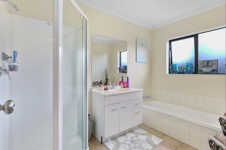 Photo of property in 10 Ettrick Lane, Papakura, 2110