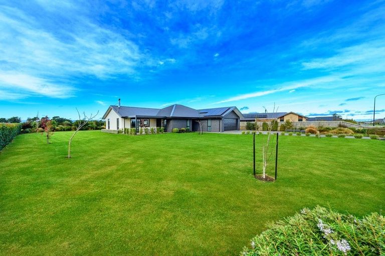 Photo of property in 9 Merino Crescent, Kirwee, 7571