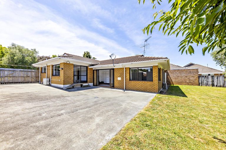 Photo of property in 3 Aztec Place, Conifer Grove, Takanini, 2112