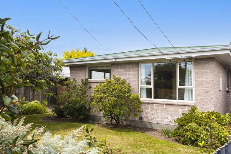 Photo of property in 38 Cutts Road, Russley, Christchurch, 8042