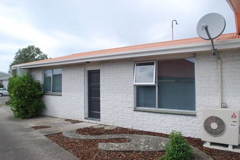 Photo of property in 1/47 Division Street, Riccarton, Christchurch, 8041