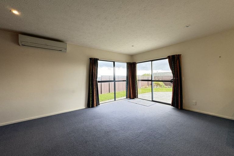 Photo of property in 5 Pigeonwood Lane, Woodridge, Wellington, 6037