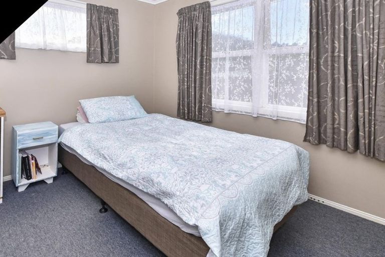 Photo of property in 32 Grande Vue Road, Hillpark, Auckland, 2102