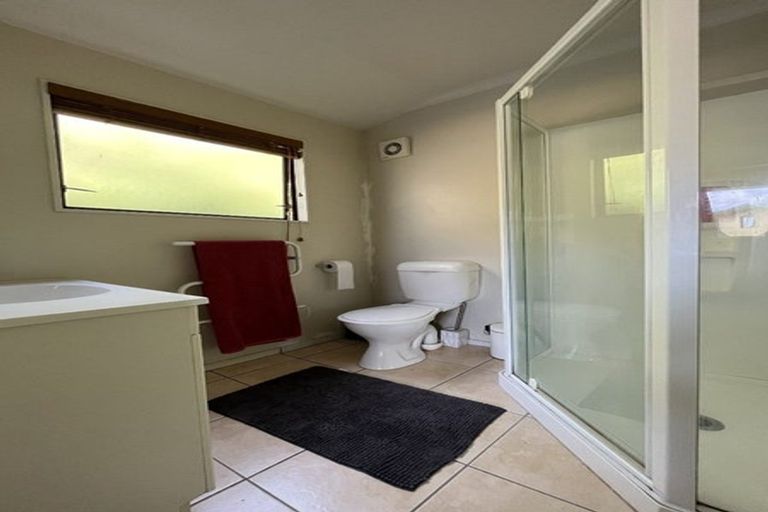 Photo of property in 18 Pendennis Point, Camborne, Porirua, 5026