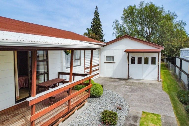 Photo of property in 35 West Crescent, Te Puru, Thames, 3575