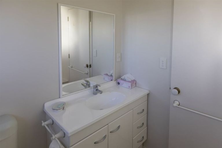 Photo of property in 1/25 Little Barrier Avenue, Manly, Whangaparaoa, 0930