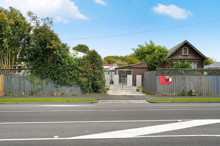 Photo of property in 1057 Heaphy Terrace, Fairfield, Hamilton, 3214