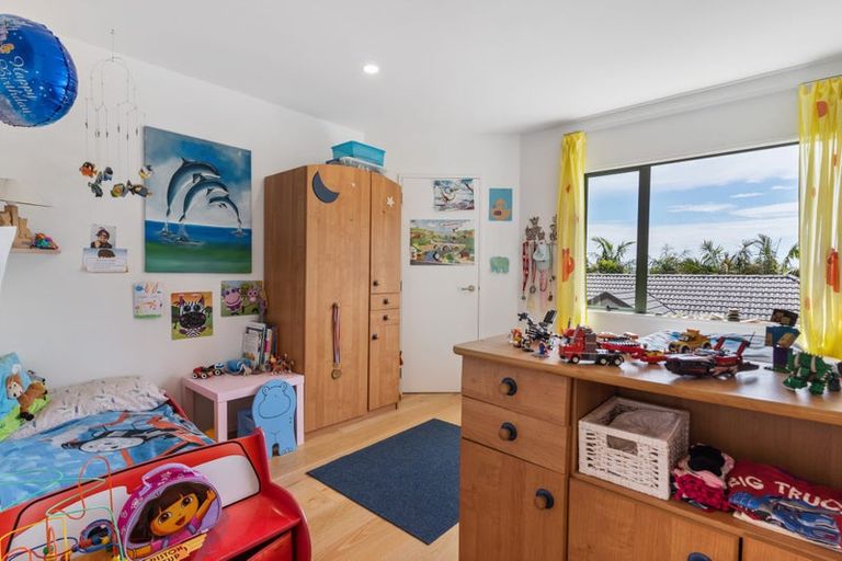 Photo of property in 1/28 Wiltshire Place, Somerville, Auckland, 2014