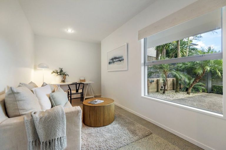 Photo of property in 49 Parr Terrace, Castor Bay, Auckland, 0620