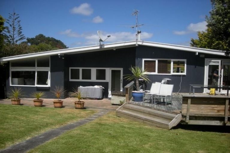 Photo of property in 23 Blakeborough Drive, Forrest Hill, Auckland, 0620